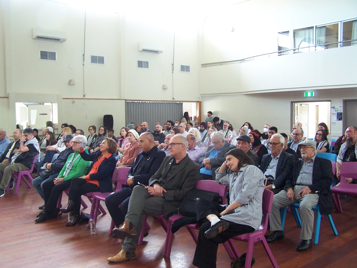 Bruce King (@crowdvbank) on Twitter photo 🍉🗞️🇳🇿
2025-10-19
“A Night of Conversation” on Palestine🇵🇸 at the Panmure Community Hall
- Dr Ahmed Kamal Junina live from Gaza🇵🇸
- MPs <a href="/_chloeswarbrick/">Chlöe Swarbrick</a> & <a href="/PhilTwyford/">Phil Twyford</a>
- Eva Maria & Rana singing duet🎵
- Rana & Youssef’s experiences on the Global Sumud Flotilla⛵️🇵🇸
1/10 🍉🗞️🇳🇿
2025-10-19
“A Night of Conversation” on Palestine🇵🇸 at the Panmure Community Hall
- Dr Ahmed Kamal Junina live from Gaza🇵🇸
- MPs <a href="/_chloeswarbrick/">Chlöe Swarbrick</a> & <a href="/PhilTwyford/">Phil Twyford</a>
- Eva Maria & Rana singing duet🎵
- Rana & Youssef’s experiences on the Global Sumud Flotilla⛵️🇵🇸
1/10