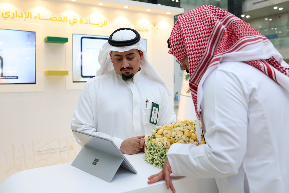 تأكيدًا على مسؤوليتها المجتمعية..
#جامعة_الإمام ممثلةً في عمادة شؤون الطلاب تستضيف اليوم الأربعاء 22 / 10 / 2025م معارض تعريفية لجهاتٍ وجمعيات حكومية، بهدف تعزيز الوعي بالخدمات المجتمعية والتنموية المقدمة لمختلف فئات المجتمع الجامعي.
imamu.edu.sa/news/Pages/new…
