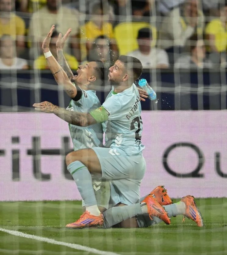 🚨 ÚLTIMA HORA. El Comité de Disciplina ha sancionado al Villarreal con una multa económica por el lanzamiento de una botella a Antony. 

Si ocurriera en Sevilla cerrarían gradas/estadios.

Es una VERGÜENZA.