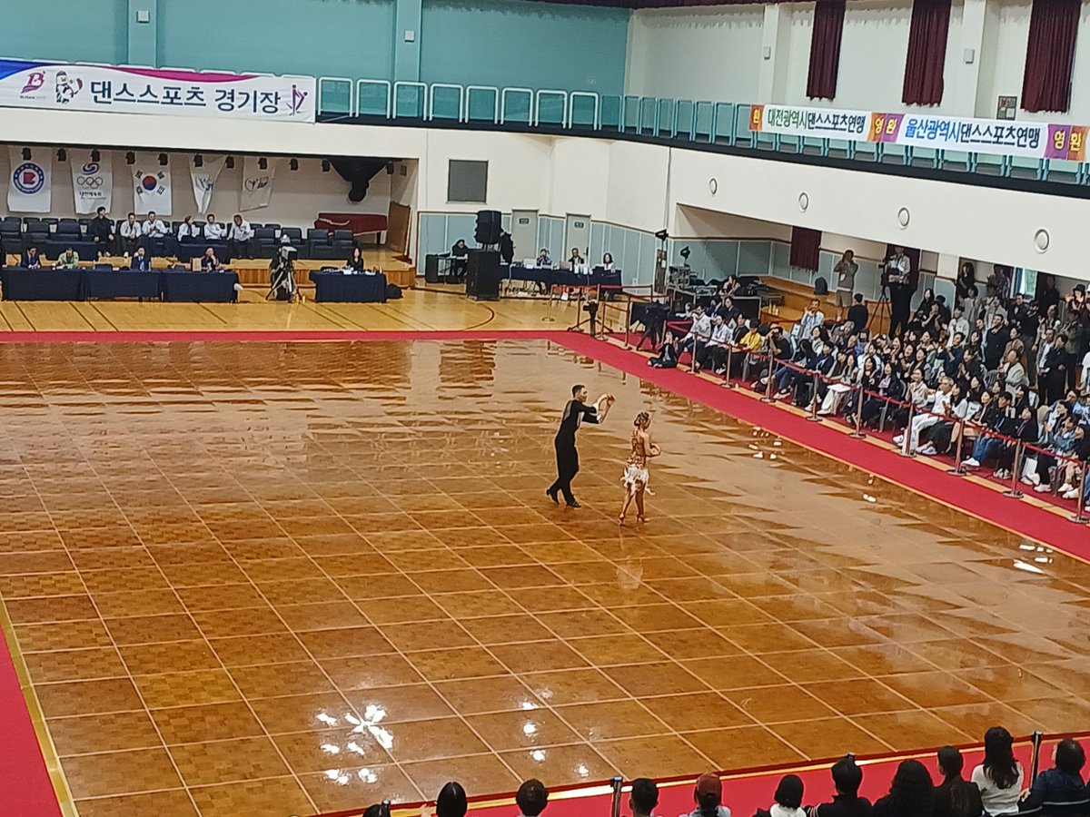 yolinde6's tweet image. #전국체육대회
집앞 체육관에서 대회가 열려서 구경함🙂좋은성과가 있기를 응원했어요~