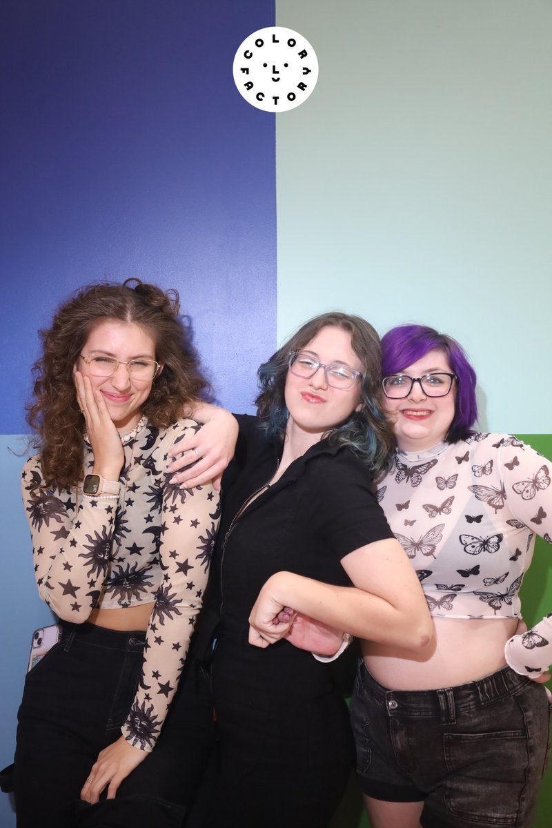 Lunalaragon's tweet photo. Me and the baddies I pulled by being a bitch https://t.co/koQdEwSVDE