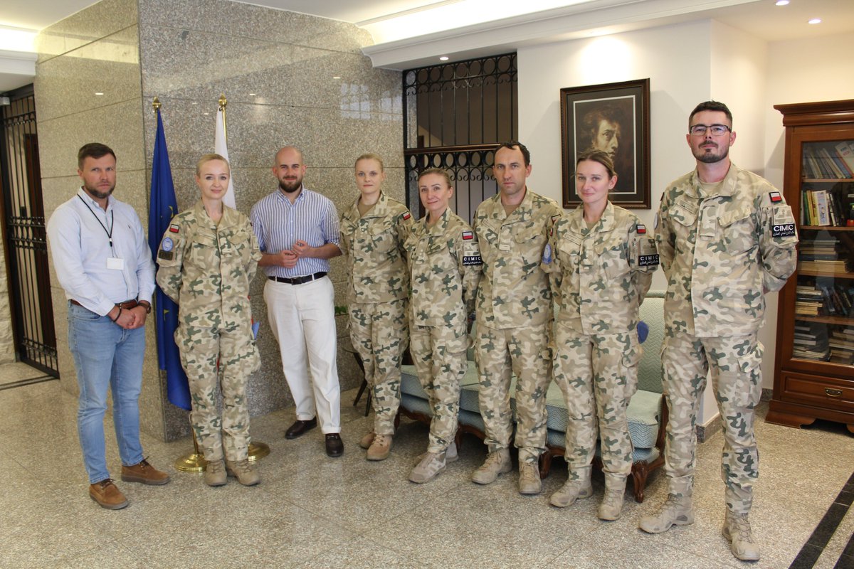 Dowództwo Operacyjne RSZ (@dowopersz) on Twitter photo Nie tylko szkolenia i patrole – żołnierze #PKWUNIFIL 🇵🇱 każdego dnia pokazują, że służba to również pomoc i zaangażowanie.
Sekcji CIMIC XII zmiany polskiego kontyngentu uczestniczyła w spotkaniu roboczym poświęconym realizacji projektu remontu budynku szkoły Świętej Rodziny w Nie tylko szkolenia i patrole – żołnierze #PKWUNIFIL 🇵🇱 każdego dnia pokazują, że służba to również pomoc i zaangażowanie.
Sekcji CIMIC XII zmiany polskiego kontyngentu uczestniczyła w spotkaniu roboczym poświęconym realizacji projektu remontu budynku szkoły Świętej Rodziny w