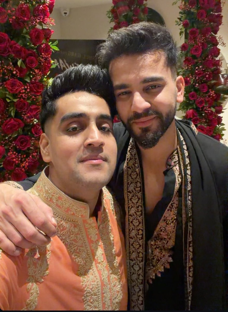 🖤🧡
.
#ElvishYadav #ElvishArmy
