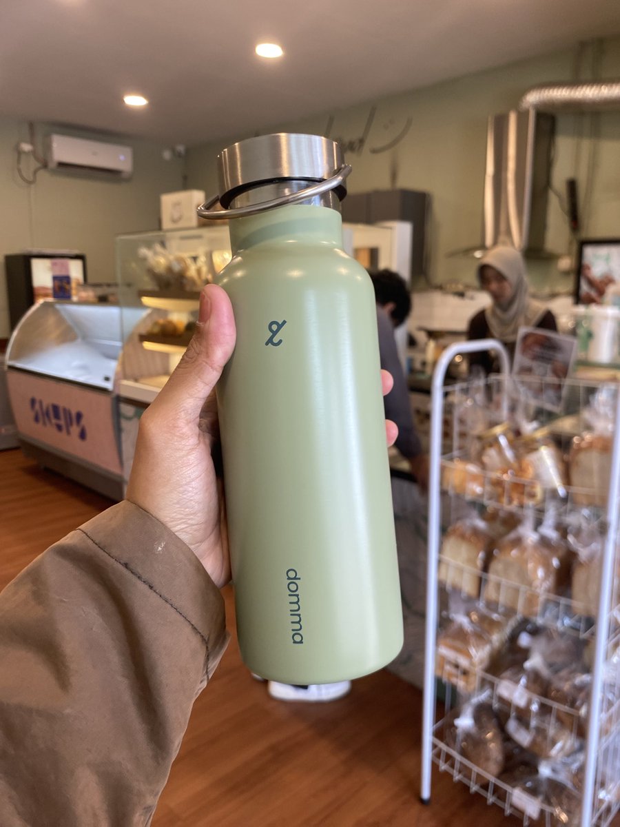 Apakah harus menambah koleksi tumbler domma tapi warna lain 🤔💭

🛍️ s.shopee.co.id/6VFRM8EZ3h