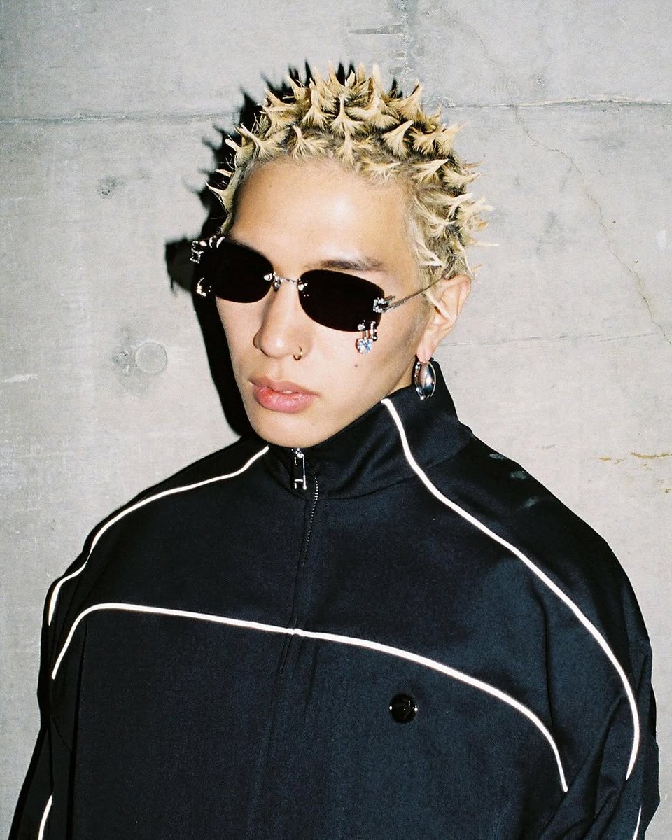 AMBUSH X ÜBERMENSCH FAM! SILVER AMBUSH X ÜBERMENSCH FAM! SILVER To mark the release of