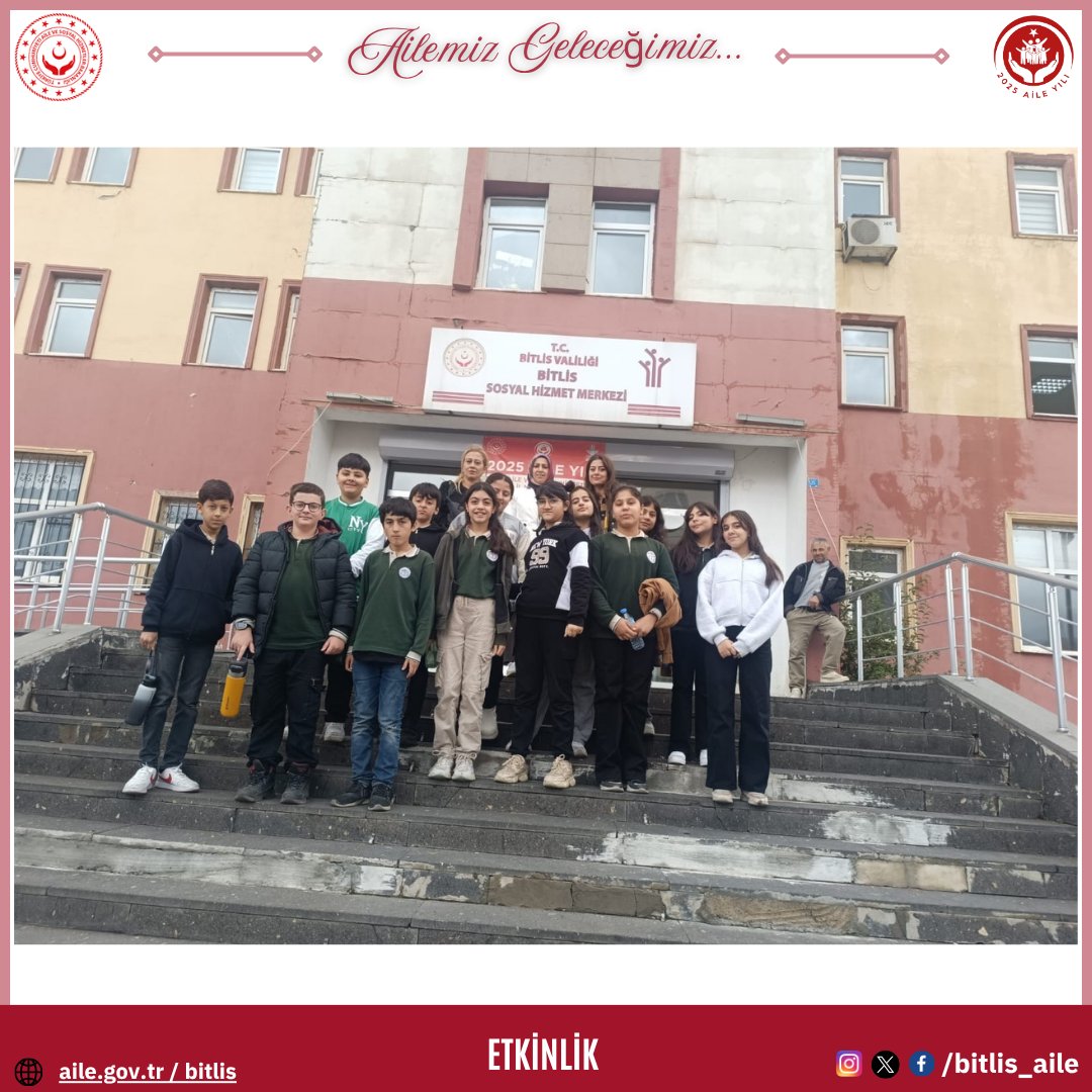bitlis_aile's tweet image. 💫 #AileYılı etkinlikleri kapsamında geleceğimizin teminatı minik misafirlerimizin ziyaretleri sürüyor. 💛

📍Şehit Mahir Ayabak Ortaokulu öğrencileri, Bitlis Sosyal Hizmet Merkezi Müdürlüğümüzü ziyaret ederek birimlerimizin çalışmalarını yakından tanıdılar.
✨Aile sıcaklığıyla…