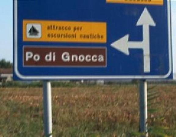 Quando guidi teso perché sai di essere già in ritardo ma pensi: 
"Beh, un deviazione ci sta!"😌😎🤣🤣
