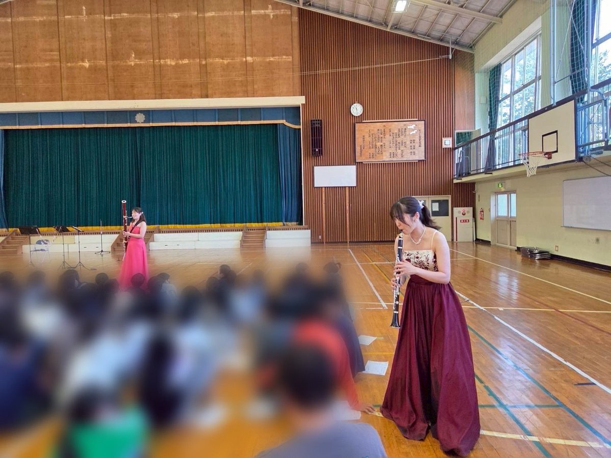 mocqual's tweet photo. 10月20日は、宮城県塩竈市立杉の入小学校の芸術鑑賞教室にて演奏をさせていただきました🎼

クラシック曲や季節の曲、楽器紹介の演奏の他、クイズコーナーや校歌の共演など、興味を持って集中して聴いて参加してくれました！
音楽の楽しさを伝えられていたら嬉しいです✨
ありがとうございました！ https://t.co/inFX0JR3Ws