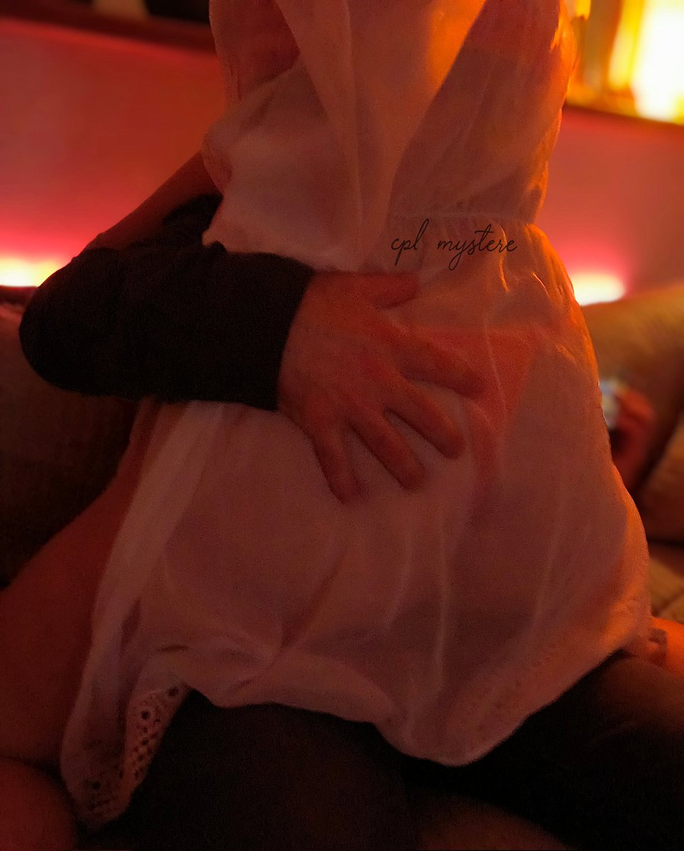 Hello X.. hier soir je suis descendue avec la jolie lingerie orange que mon homme n'avait pas encore eu le plaisir de découvrir. Et comment dire qu'il a adoré 🔥🔥😋🥰😈
#mercredifesses