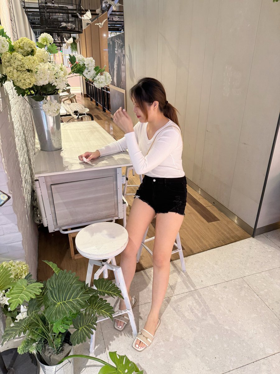 在上課兩天就要放連假ㄌ😍 https://t.co/Lm7pJ1U6CX