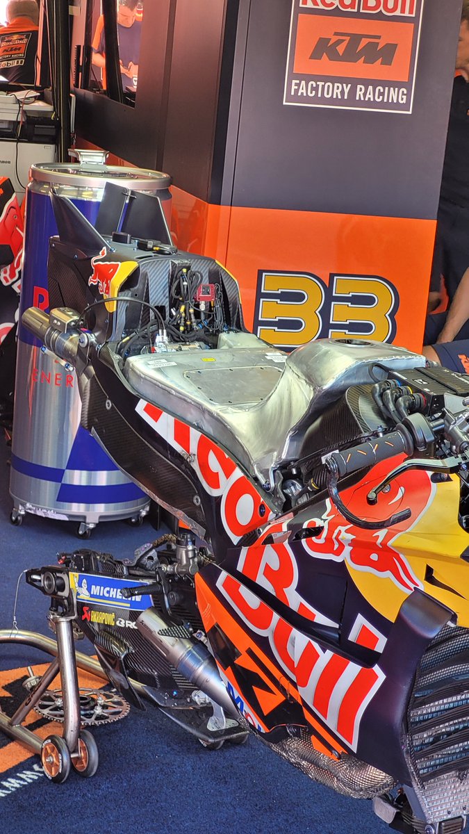 Peter Bom tweet media