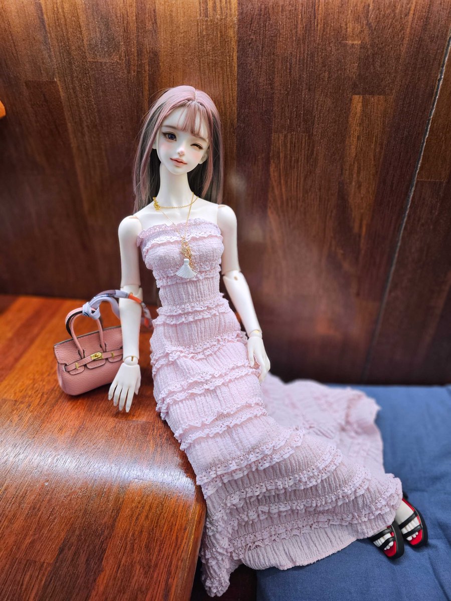 카페에서 아주 잠깐 동안 촬영하고 온 사진들!!!  

face up <a href="/siul_theory/">작은 방의 시울</a>  
Eyes <a href="/anggyeo/">겨즈 ʕ •ɷ•ʔฅ🍑</a>
clothes <a href="/ElsofStudio/">Elsof studio</a>