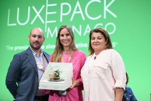 #Noticia Noticia: La tecnología CleanStream® de Amcor es reconocida con el premio Luxe Pack in Green: Amcor líder mundial en el desarrollo y producción de soluciones de embalaje responsables, ha recibido un premio Luxe Pack in Green por su tecnología de… dlvr.it/TNpr13