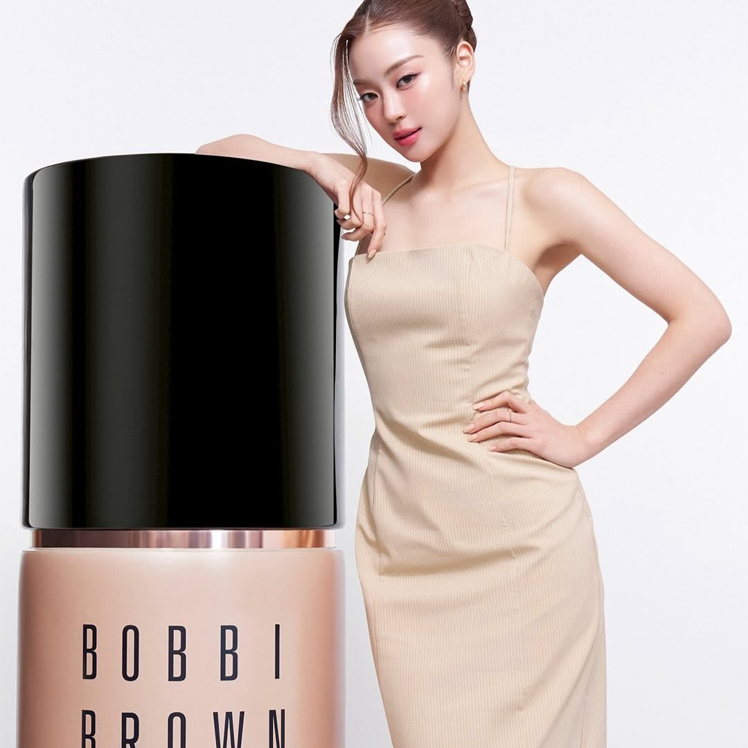 เบ้าหน้าท่วงท่าและบาดี้ที่บ๊อบบี้บราวน์เลือก ถูกต้อง เหมาะสม คนที่รักสีน้ำตาลมากที่สุด