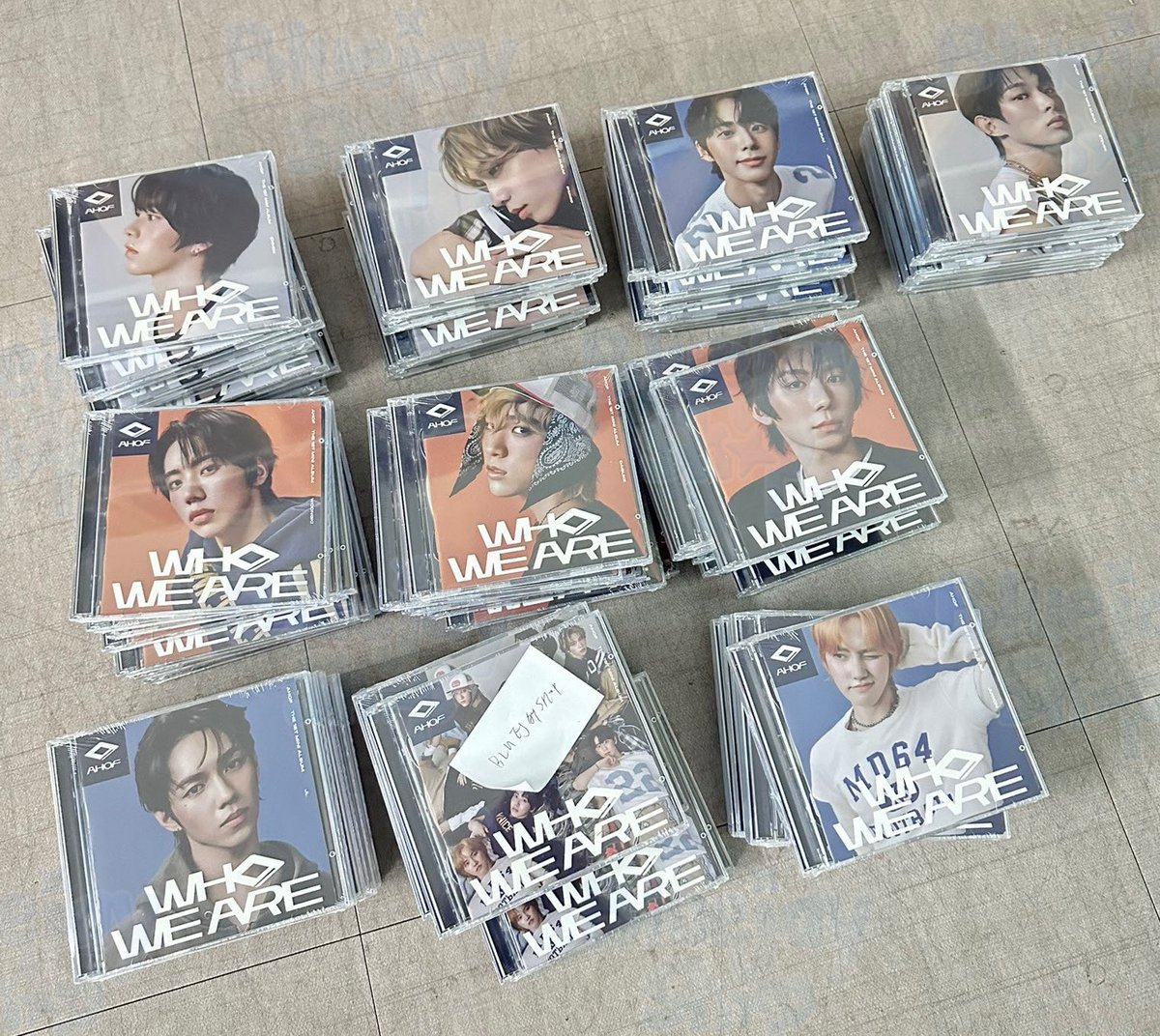 bluejayshop's tweet photo. #Bluejayshop_GA 
SEALED AHOF WHO WE ARE ALBUM GIVEAWAY! 🥳

- follow us 🔔
- like and retweet 
- reply

will draw on oct 29 🚶‍♀️ https://t.co/6L2ftpmU4M