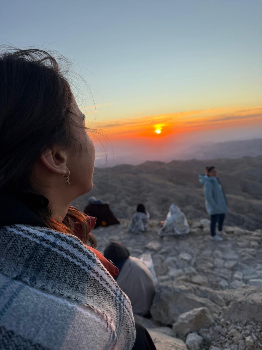 yeldasarsil's tweet photo. #nemrutdağı #kommagene #nemrut #antiochos #sunrise https://t.co/nifEjhsftM
