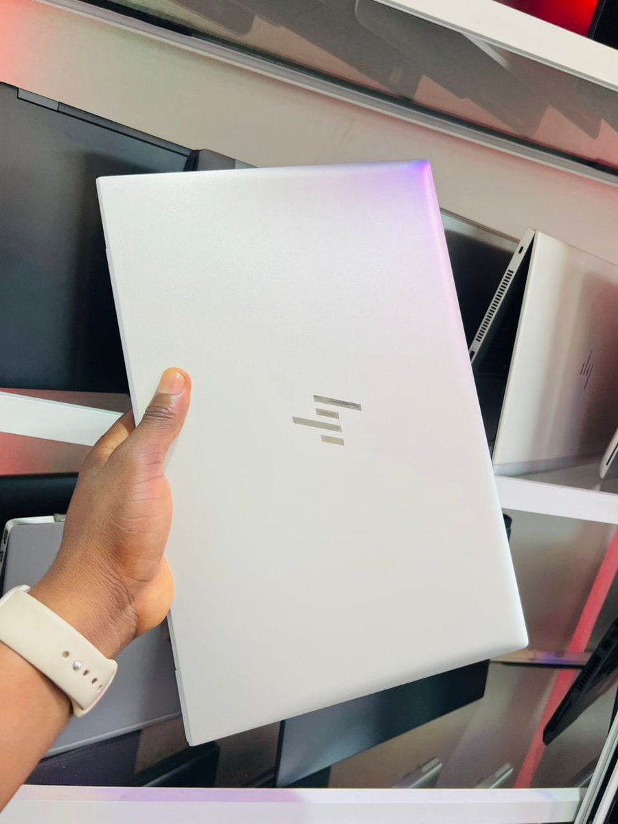 _kimlamar's tweet photo. Hp Elitebook 840 G8,
Intel core i5, SSD 256,
Ram 16gb, 14.0 inch,
Processor speed 2.60 GHz,
Fingerprint , Face ID,
Touchscreen, Keyboard light,
11th generation, 2 USB ports,
Dual type c ports, HDMI port 
Uk used very neat
Price 4,500 #elitebook https://t.co/w0GjW7thiZ