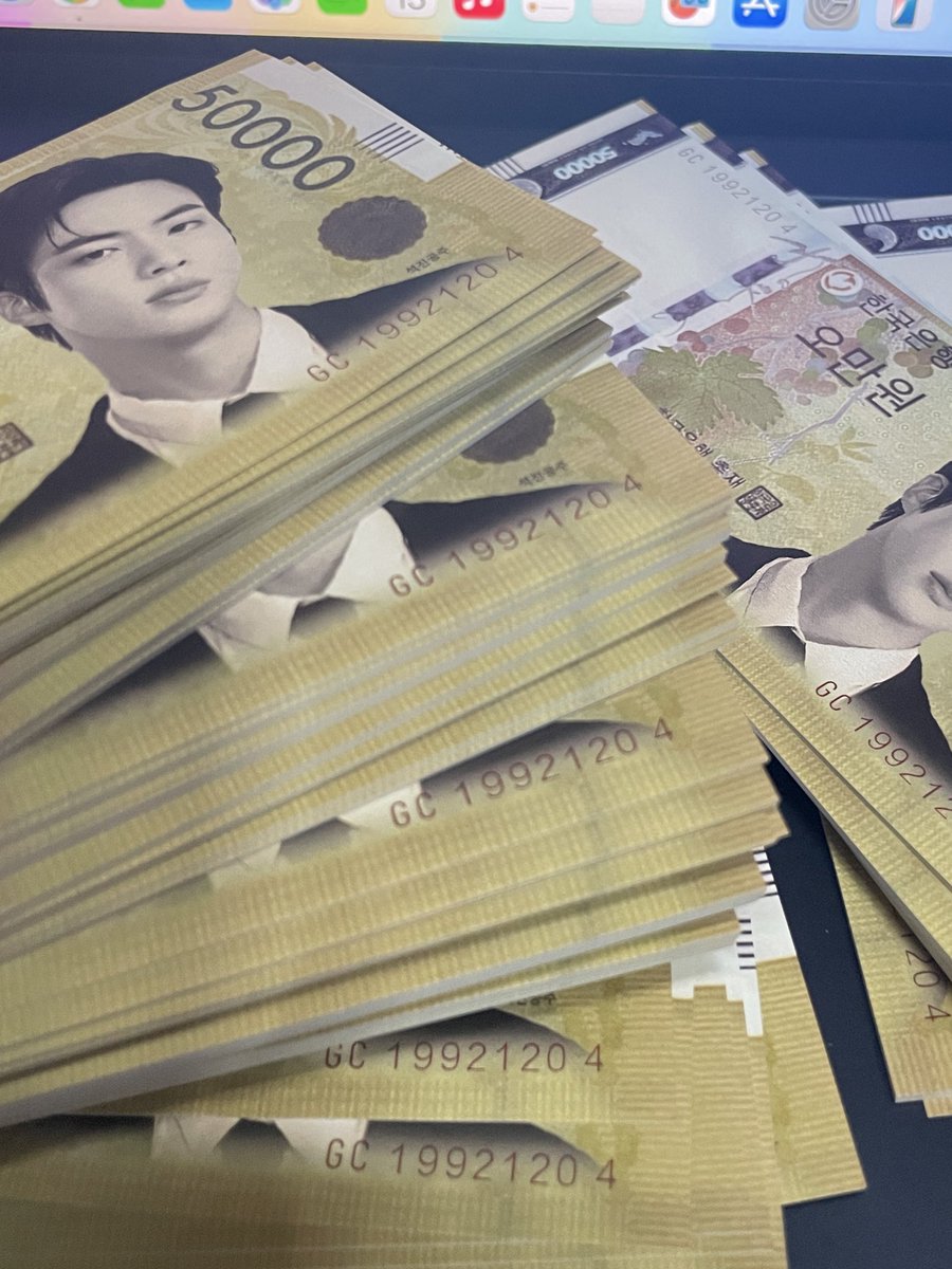 생각보다 많이들 좋아해주셔서 당황…진짜 많이 있으니까 맞나눔 아니여도 받으러 오세여🫶🏻