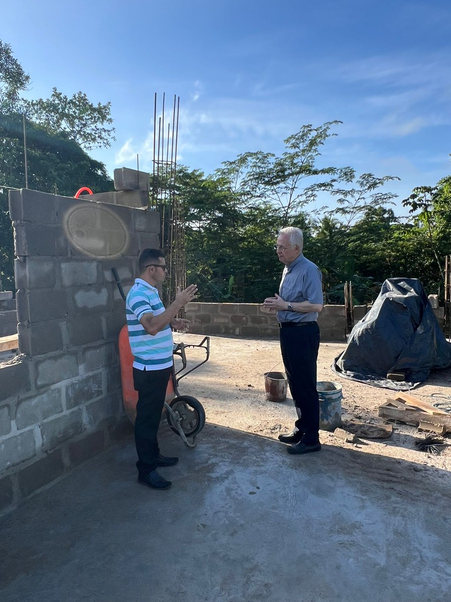 misionerospaul's tweet photo. El P. Tomaz Mavrič, C.M., Superior General, y nuestro Visitador Provincial, el P. José Manuel Villar, han visitado la futura casa de los #MisionerosPaúles y la comunidad de las #HijasdelaCaridad en Wampusirpi.

También fueron recibidos en Sangrelaya por las Hermanas y los Paúles de Eslovaquia, compartiendo grandes encuentros de espíritu misionero. 🙌🌏

#Honduras #FamiliaVicenciana