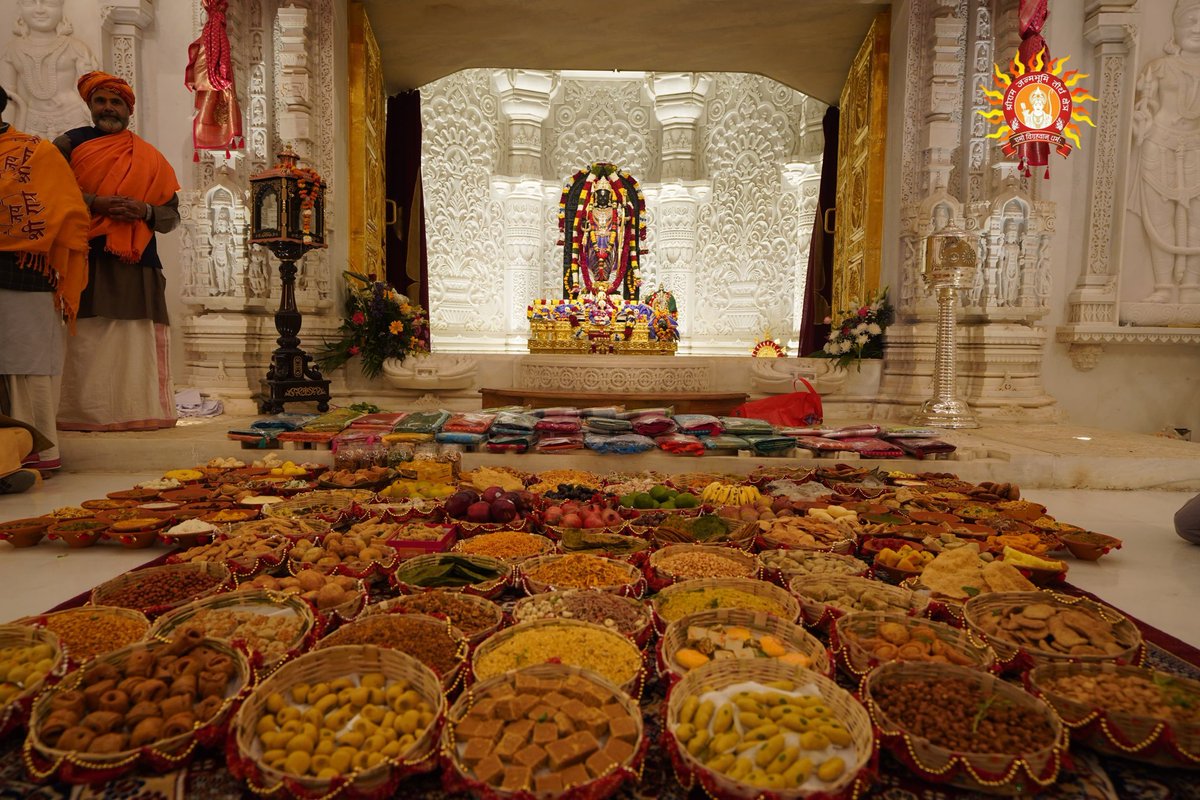 🏵️ ॐ गोवर्धनधराय नमः 🏵️
आप सभी देशवासियों को गोवर्धन पूजा एवं अन्नकूट की हार्दिक बधाई एवं शुभकामनाएँ।
#जय_श्री_कृष्ण 🙏
#जय_जय_श्री_राम 🙏
#गोवर्धन_पूजा 🙏
#अन्नकूट 🙏
#शुभ_बुधवार_वंदन