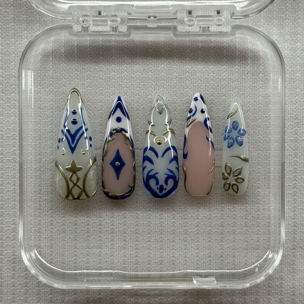 porcelain kindred inspired nails💙 the most majestic champion