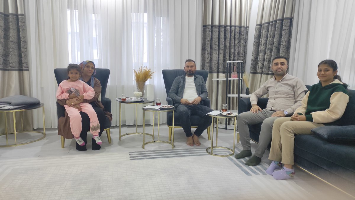 Veli ziyaretleri kapsamında ziyaretlerini gerçekleştiren fen bilimleri Ögretmenimiz Muzaffer ÇELİK Hocamıza teşekkür ederiz.
<a href="/Dargecit_MEM/">Mardin Dargeçit ilçe Milli Eğitim Müdürlüğü</a> 
<a href="/menesipek/">Muhammed Enes İpek</a>
dargecitiho.meb.k12.tr/icerikler/veli…