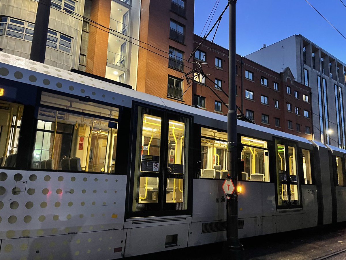Hendy14's tweet photo. Chaos in Manchester city centre on the trams this morning. Looks like a damaged pantograph on a tram on Aytoun Street, blocking the line.

@MCRMetrolink @BeeNetwork https://t.co/ZfR74EonPw