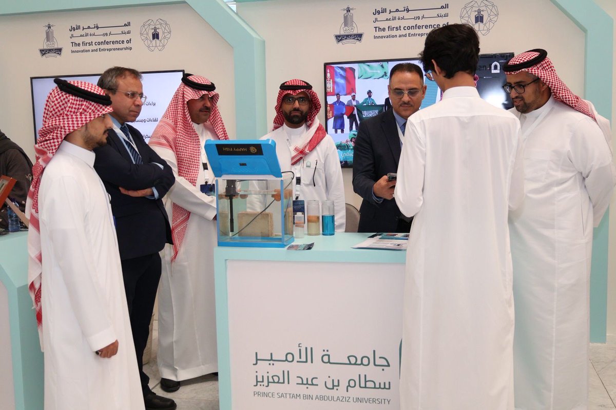 psau_edu_sa's tweet photo. في اليوم الأول لمؤتمر #الابتكار_وريادة_الأعمال .. 
شاركت #جامعة_الأمير_سطام في عدد من الجلسات الحوارية للحديث عن التجارب الجامعية في دعم الابتكار وريادة الأعمال ، وقياس الأثر الاقتصادي لمسرعات الأعمال الجامعية وتطوير مؤشرات الأداء لتعزيز الاستدامة الريادية . 
وحظي جناح الجامعة الذي استعرض عدد من الابتكارات بحضور كبير من زوار المؤتمر في مركز الملك فيصل للمؤتمرات بجامعة الملك عبدالعزيز @kauedu_sa بمدينة #جدة  . 

#فكرة_اختراع_أثر
