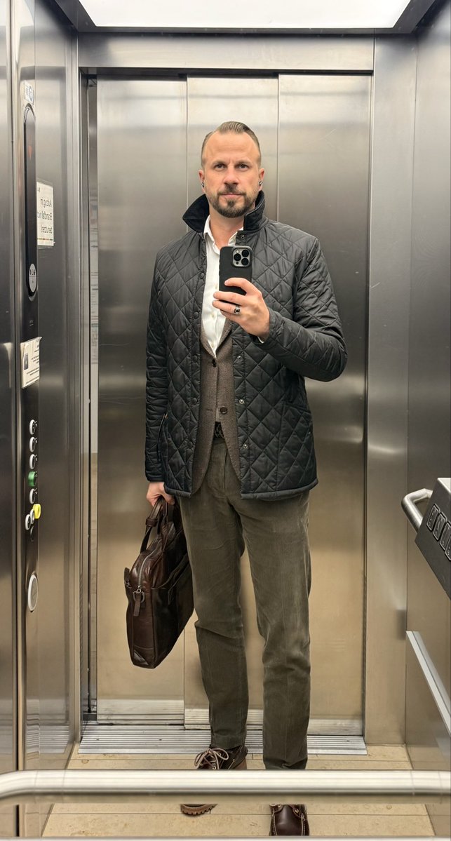 Tobias Teich, MdB (@tobiasteich_by) on Twitter photo 💡Diese Woche begann für mich mit dem Besuch des Kommunal-Forums, ausgerichtet durch den Staatsminister für Umwelt und Verbraucherschutz Thorsten Glauber, MdL in Pfaffenhofen.
🔹Der Austausch in der Kommunalpolitik ist besonders wichtig, da wir als Alternative auch in diesem 💡Diese Woche begann für mich mit dem Besuch des Kommunal-Forums, ausgerichtet durch den Staatsminister für Umwelt und Verbraucherschutz Thorsten Glauber, MdL in Pfaffenhofen.
🔹Der Austausch in der Kommunalpolitik ist besonders wichtig, da wir als Alternative auch in diesem