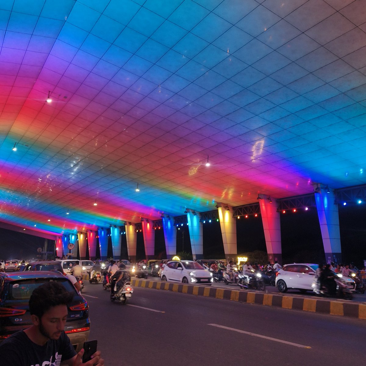 Neerajscript's tweet image. This is what festival nights look like in Vadodara💗✨