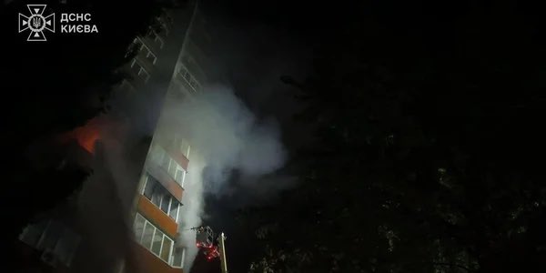 sumlenny's tweet image. Another russian mass attack on Kyiv. Many city districts without electricity. In Brovary town close to Kyiv a russian missile has killed a 37 years old woman, a 6 months old baby, and a 12 years old girl.