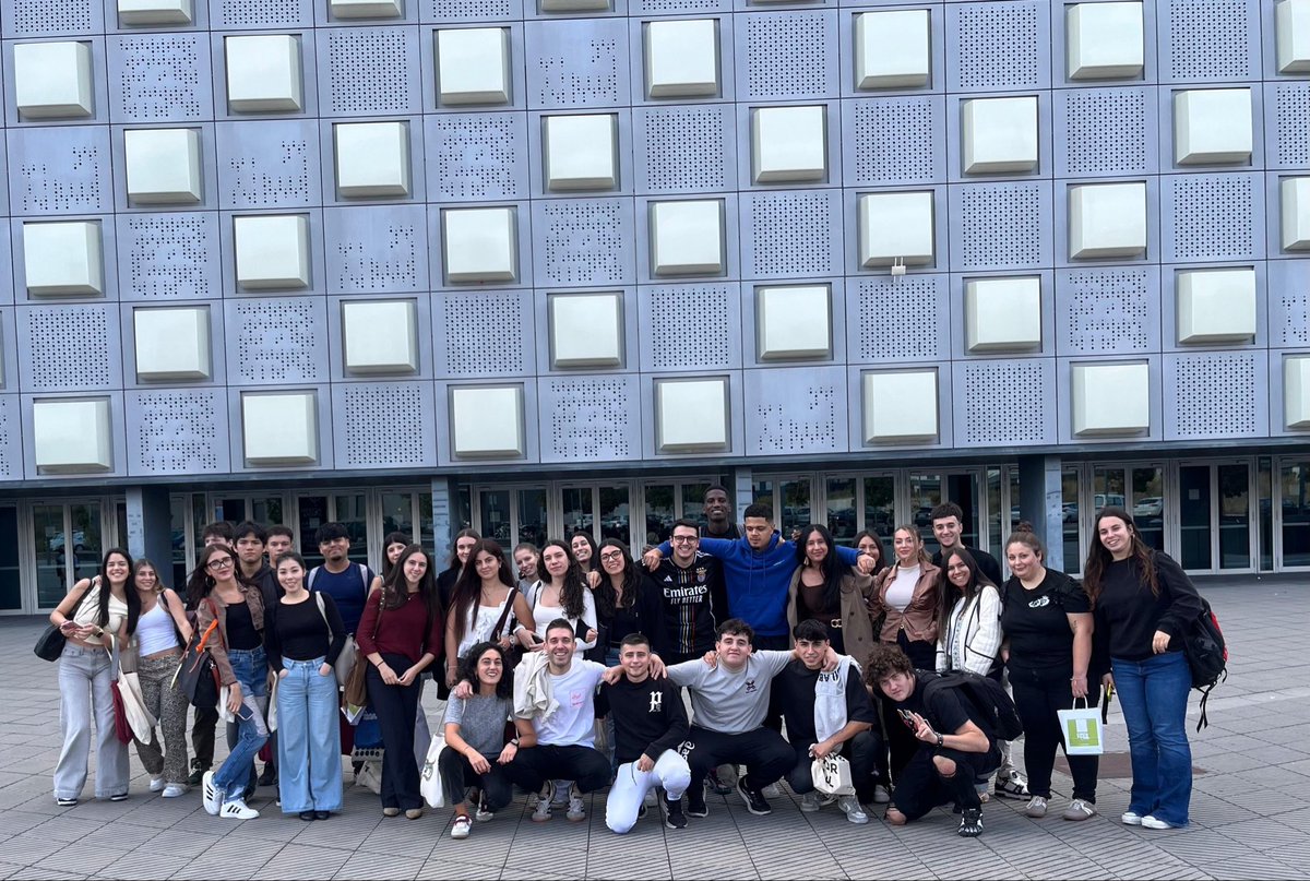 El alumnado del CFGS de Marketing y Publicidad participó en el encuentro de empleo y emprendimiento organizado en el <a href="/navarrarena/">Navarra Arena I Nafarroa Arena</a> con el objetivo de mejorar su empleabilidad de cara al futuro laboral #sacardetitumejortu #yosoydefp #yosoydelmariainmaculada #conectados