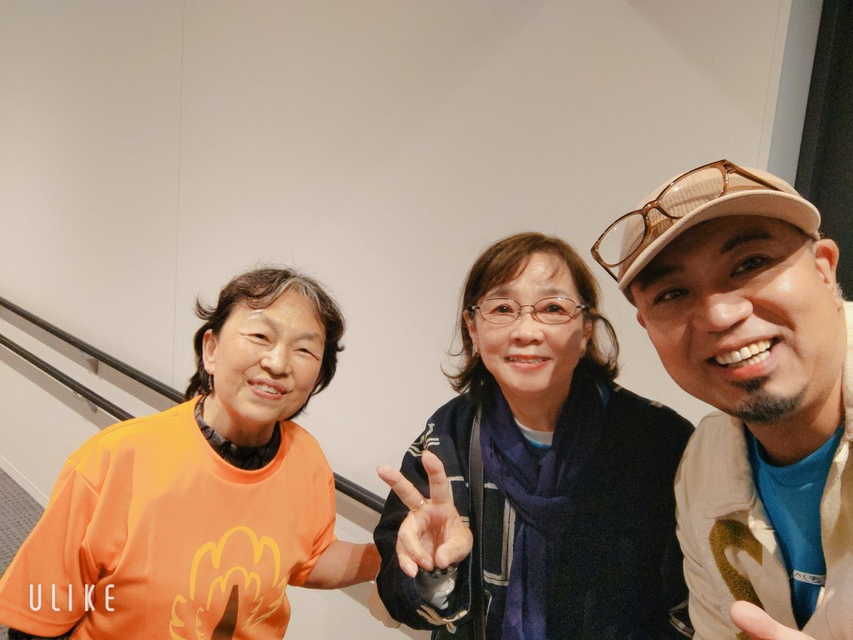 BooBooBoo0711's tweet image. さぁ 今からレイボックホールで司会です‼️
オリジナルTシャツいただいたー!
4L(笑)
わたしのためにありがとうございます❗️
山田邦子さんの公演もあります!✨