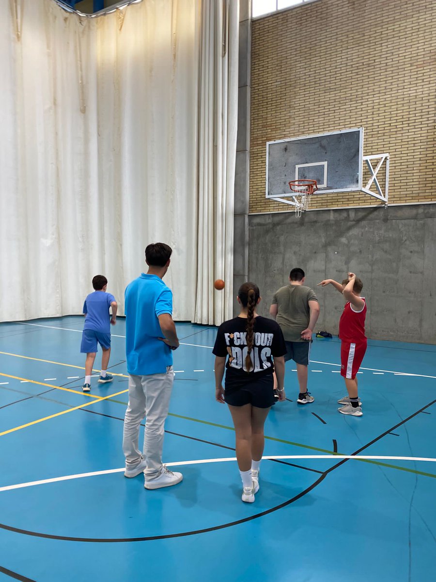 🎾 Esta semana hemos dado comienzo a una nueva temporada llena de energía, compañerismo y deporte en nuestras instalaciones municipales.