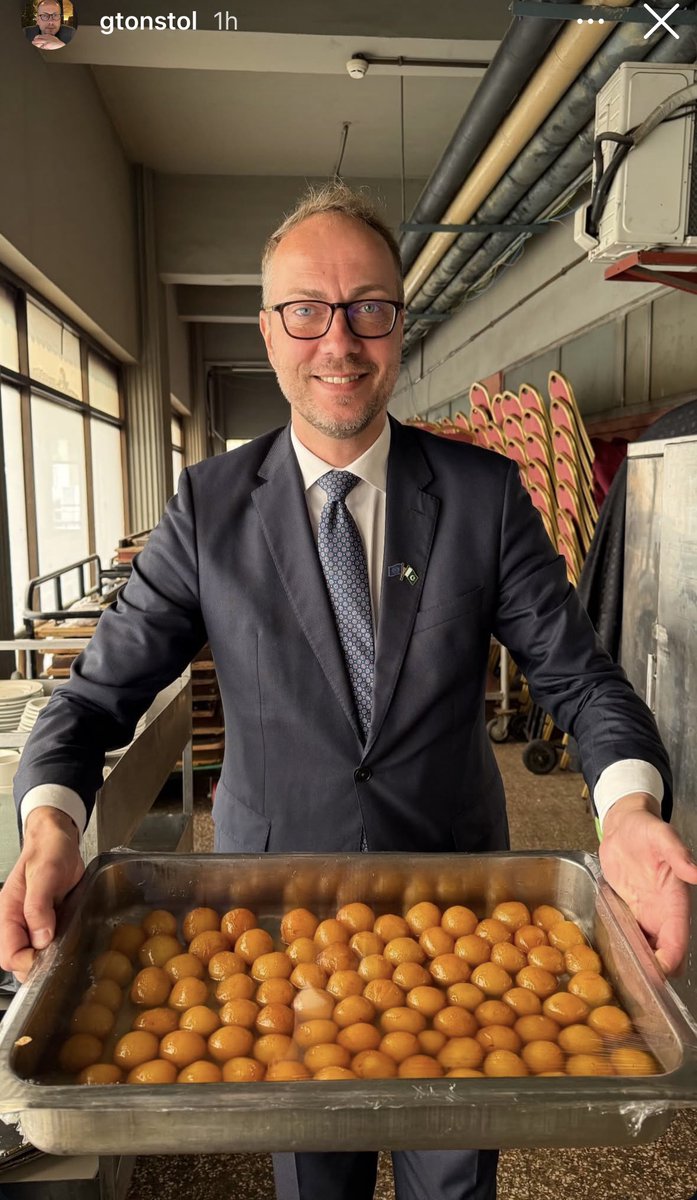 International Labour Organization’s Representative Geir Tonstol is already in Lahore, working to ensure decent employment for all, and preparing for #UNdayPK this Saturday!

Come meet <a href="/gtonstol/">Geir Tonstol</a> <a href="/ilo/">International Labour Organization</a> &amp; other <a href="/UN/">United Nations</a> Representatives at <a href="/AlhamraLAC/">Alhamra (Lahore Arts Council)</a> Mall Road | Saturday | 15:00 - 22-00