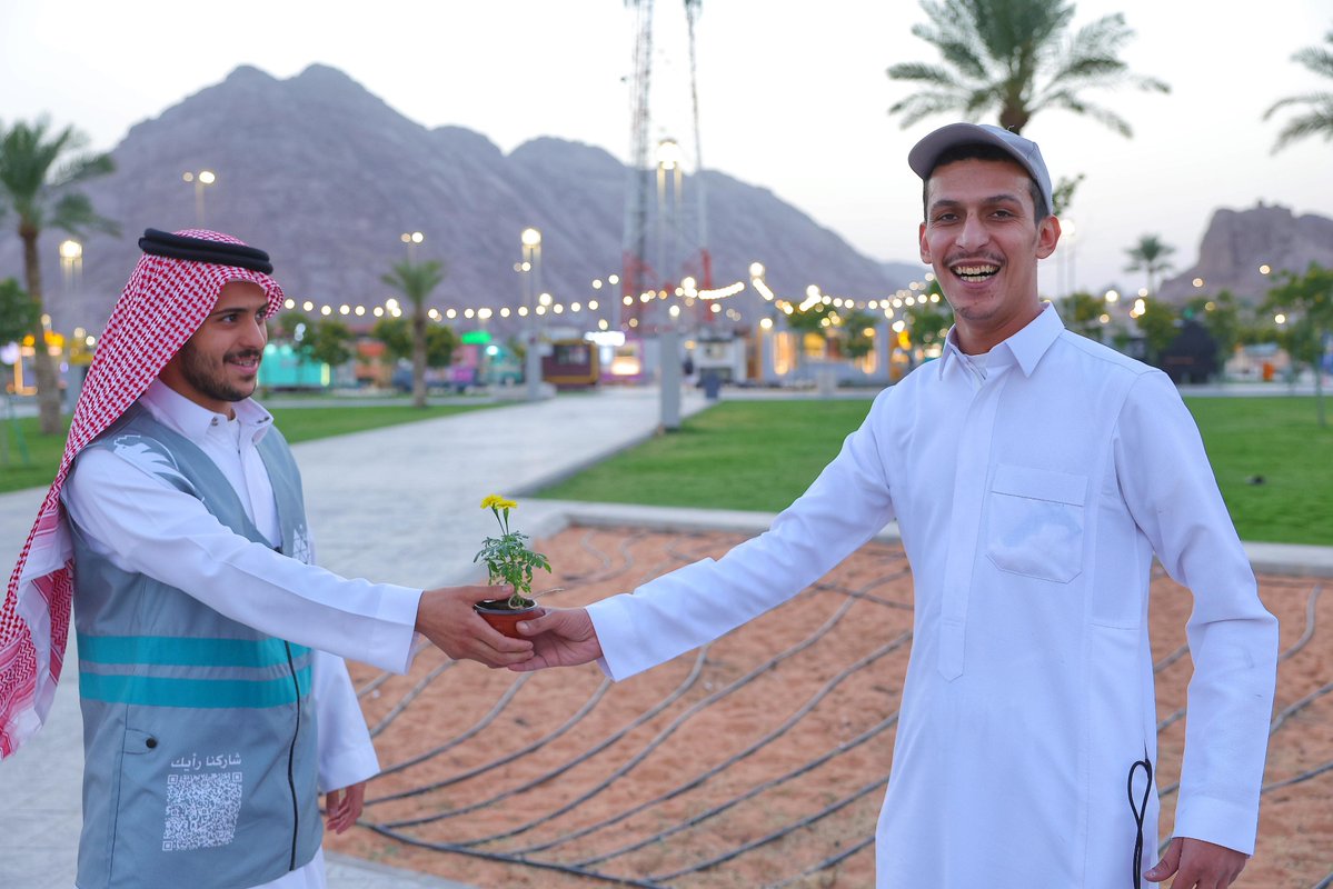 🪴| مشاركة مجتمعية

 أقيمت مبادرة يوم البيئة العربي 🌎
في حديقة بهجة بمشاركة فعالة من المجتمع 🤝
لتعزيز الوعي البيئي والحفاظ على الطبيعة ♻️

يد تزرع 🌱 وأخرى تحافظ
والنتيجة: بيئة أجمل لحائل أجمل 💚

📸 | #حائل_الأجمل
#أمانة_منطقة_حائل