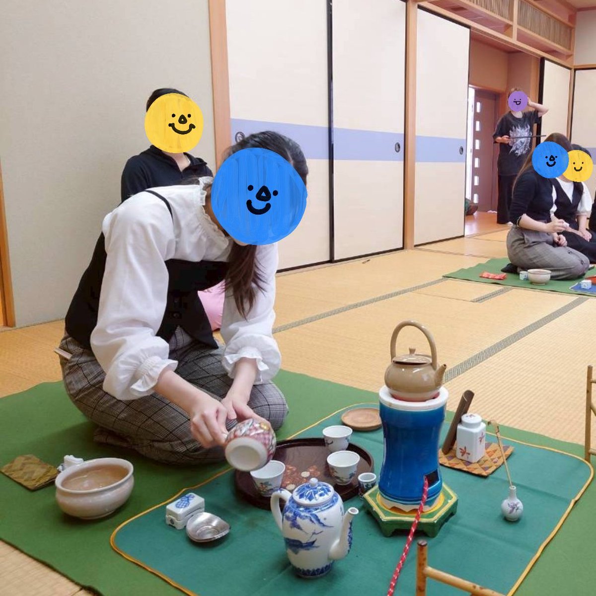 愛知大学煎茶道研究会 (@oisiisentya) on Twitter photo 10/4、お稽古を行いました!
10月が始まり、本格的に穂国祭に向けてのお稽古が始まりました。今年度から参加しているメンバーも、穂国祭でお点前をさせていただきます☺️
煎茶にて一煎さしあげますので、ぜひ足をお運びくださいね✨
#愛知大学 #豊橋キャンパス 
#煎茶道 #松月流 10/4、お稽古を行いました!
10月が始まり、本格的に穂国祭に向けてのお稽古が始まりました。今年度から参加しているメンバーも、穂国祭でお点前をさせていただきます☺️
煎茶にて一煎さしあげますので、ぜひ足をお運びくださいね✨
#愛知大学 #豊橋キャンパス 
#煎茶道 #松月流