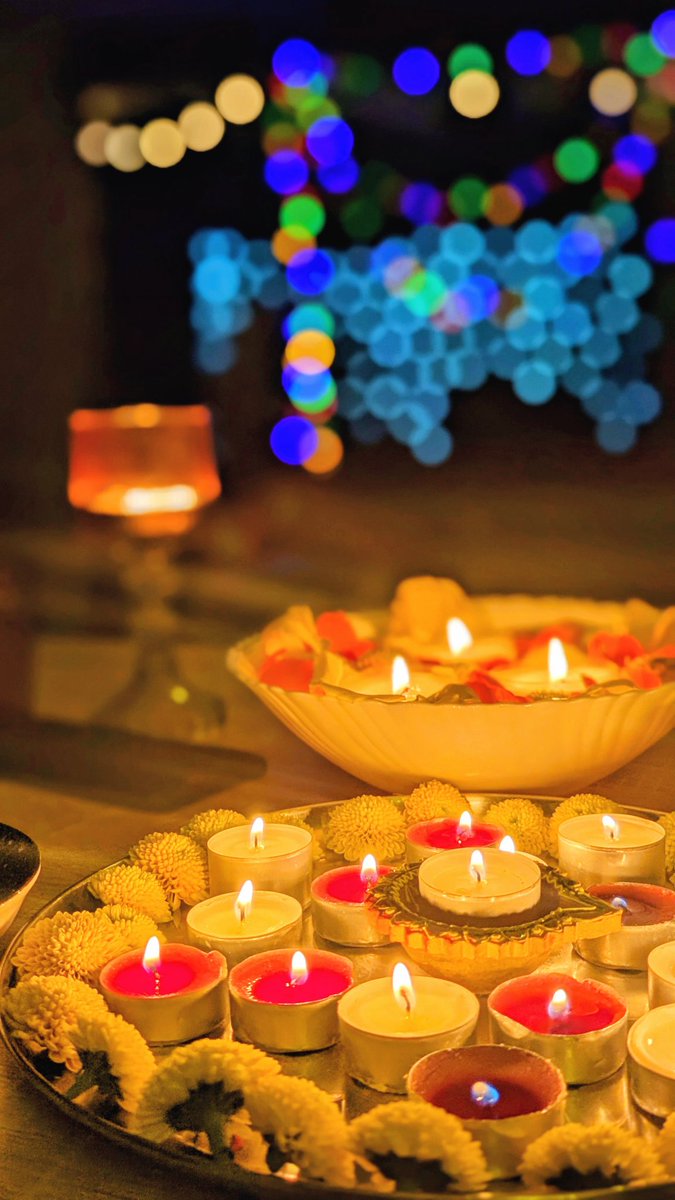 AnuragSinghBio's tweet image. A few years ago, while carrying a heavy DSLR around, I&apos;d have laughed and said &quot;GTFO&quot; if someone showed me &quot;bokeh&quot; from a phone camera.

But here we are; my Google Pixel is laughing back at me. 🙄

#TeamPixel 
#Bokeh 
#PhonePhotography #Photographer 
#GooglePixel 
#Diwali2025