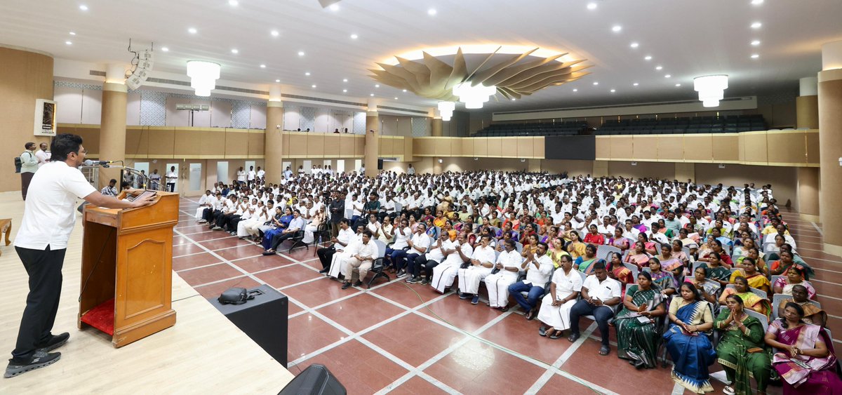 Udhay (@udhaystalin) on Twitter photo கழகத்தலைவர் - மாண்புமிகு முதலமைச்சர் <a href="/mkstalin/">M.K.Stalin - தமிழ்நாட்டை தலைகுனிய விடமாட்டேன்</a> அவர்களின் வழிகாட்டுதலின்படி, சென்னை மற்றும் புறநகர் பகுதிகளில், மழை நேரத்தில் மக்களுக்கு உற்றத்துணையாக நின்று உதவுவது தொடர்பாக கழக நிர்வாகிகள் மற்றும் கழகத்தின் மக்கள் பிரதிநிதிகளுக்கான ஆலோசனைக் கூட்டத்தில் இன்று பங்கேற்றோம்.
அண்ணா கழகத்தலைவர் - மாண்புமிகு முதலமைச்சர் <a href="/mkstalin/">M.K.Stalin - தமிழ்நாட்டை தலைகுனிய விடமாட்டேன்</a> அவர்களின் வழிகாட்டுதலின்படி, சென்னை மற்றும் புறநகர் பகுதிகளில், மழை நேரத்தில் மக்களுக்கு உற்றத்துணையாக நின்று உதவுவது தொடர்பாக கழக நிர்வாகிகள் மற்றும் கழகத்தின் மக்கள் பிரதிநிதிகளுக்கான ஆலோசனைக் கூட்டத்தில் இன்று பங்கேற்றோம்.
அண்ணா