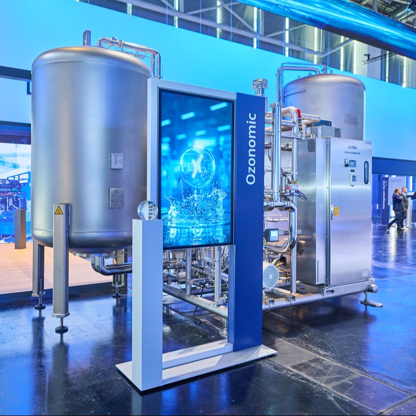 KronesAG's tweet image. Pure water, pure innovation 💧⚡
The #Ozonomic uses ozone – one of nature’s strongest disinfectants – to ensure ultra-clean still water and hygienic filling. No residues, no compromises. Just high-quality hydration! 🚰🔬

#Krones #KronesAG #Ozonomic