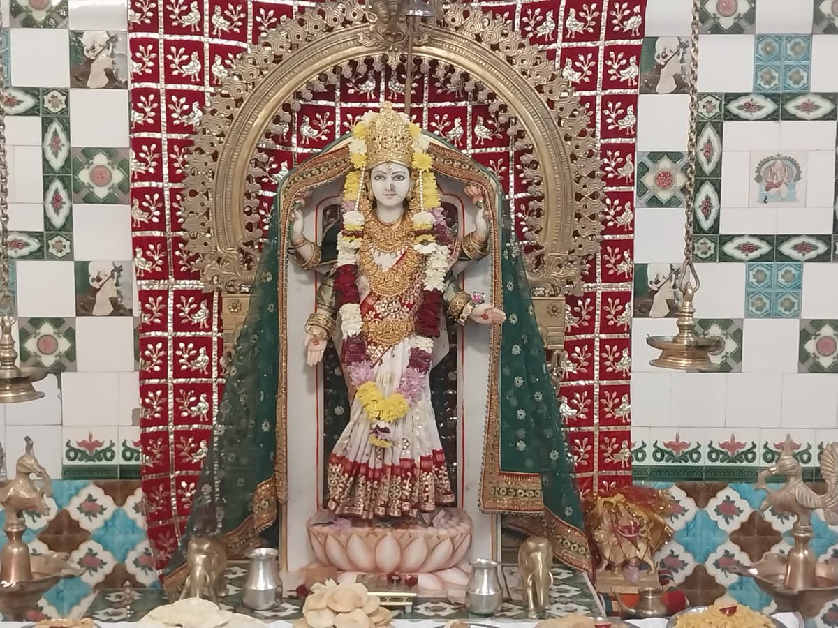 airnews_abad's tweet image. કેન્દ્રશાસિત પ્રદેશ દીવ ખાતે નવા વર્ષ નિમિત્તે વિવિધ મંદિરોમાં અન્નકૂટનો પ્રસાદ ભગવાન ધરવામા આવ્યો, ભક્તોએ અન્નકૂટના દર્શનનો લીધો લાભ

#HappyNewYear2025 #HappyNewYear #Akashvani
@AIR_ahmedabad @airnews_abad #GovardhanPuja #AnnakootPuja #LordKrishna #Vrindavan

#AIRPics ભારતી રાવલ