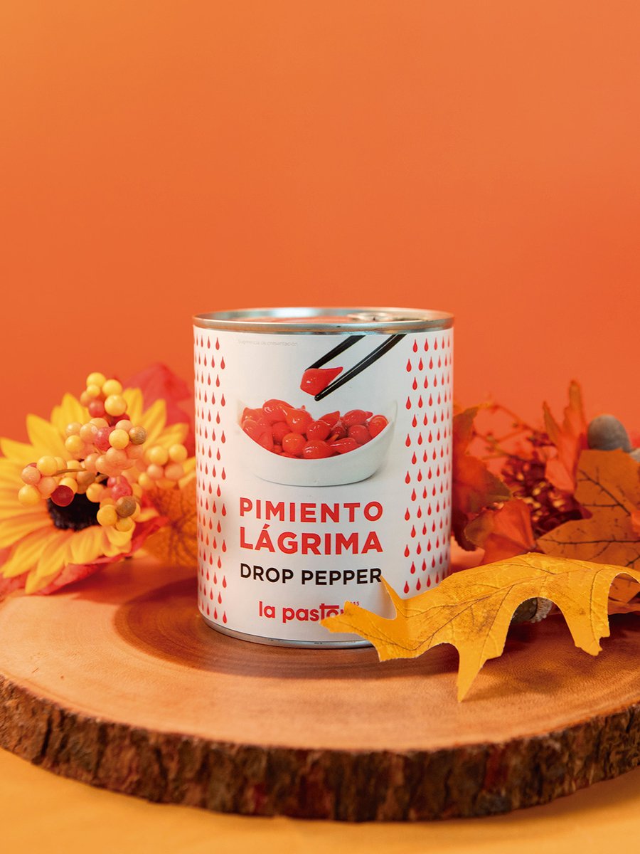 🍂 Aires de otoño...
Nuestros pimientos lágrima son pequeños, sabrosos y con ese toque distintivo que los hace únicos. Y ahora que bajan las temperaturas, se abren nuevas formas de disfrutarlos:
Sobre pizzas recién horneadas, en ensaladas templadas, en pastas con setas...