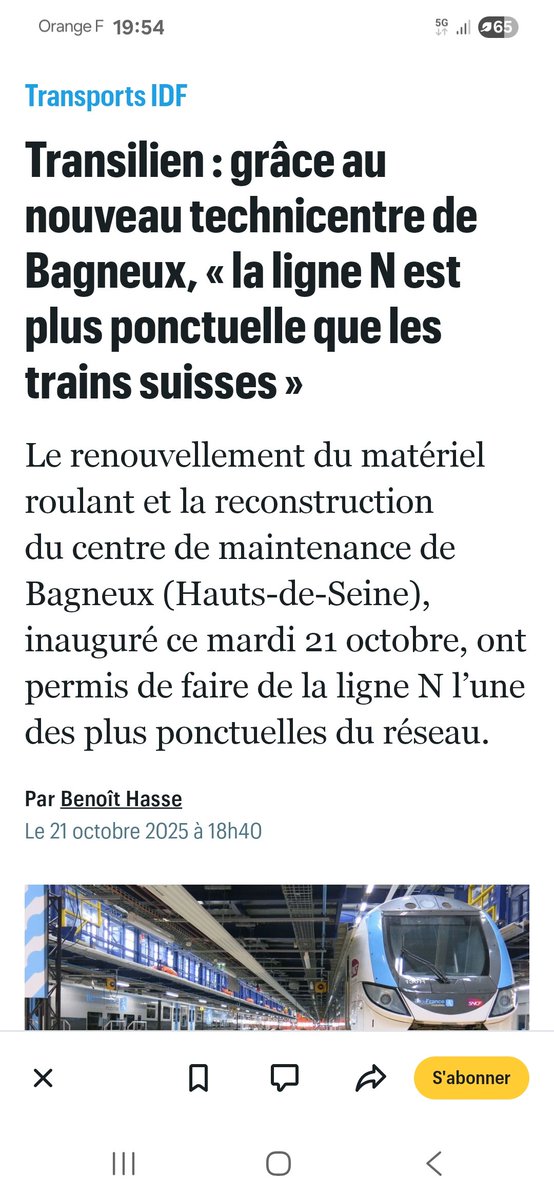 vifargent01's tweet photo. @lignesNetU_SNCF @leparisien_92 faites gaffe quand-même, j'ai failli cracher ma pomme sur la personne en face à cause de la barre de rire. https://t.co/aTwU5OiN98