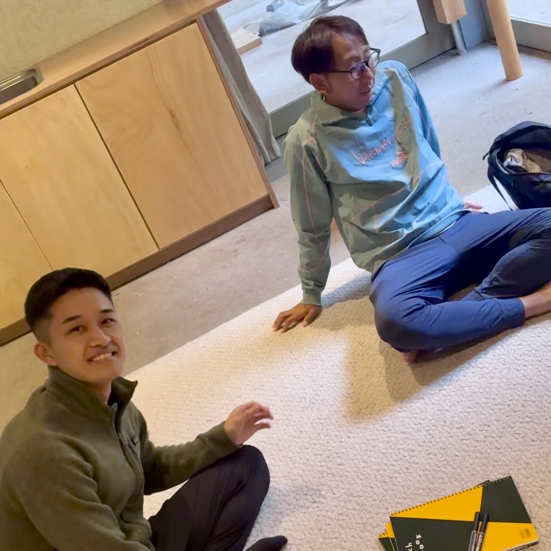 S_STARTUPOASIS's tweet image. OASISメンバーで1DAY合宿してきました!
日常とは環境を変えて自然の中へ🏕️
焚き火、サウナ、川の水風呂も満喫しながら
OASISのこれからについてがっつり語り合い。
チーム目線合わせていくための時間を定期的に設けるの、大事ですよね😆
@hassy0607