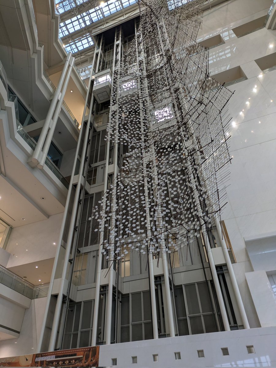 24UCj1HnVb13792's tweet image. #林部智史 愛知県芸術劇場公演行ってきました🎼🎶バンドメンバー皆さんもしっかり見える良席😍今回のミッション①指パッチン🫰②ハミング🎶一部の曲ではオペラグラスで両手🫰二部の曲では右手を上げて🫰パッチン💕席まで聴こえて来たような🥰②前回聴き逃し今回👍圧巻やはり🌻🎤下げてのありがとう🥹✨