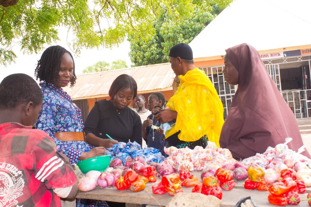 Standardmfb's tweet image. Big or small, your business matters.

At Standard Microfinance Bank, we’re here to walk with you every step of the way. 💼💪

#StandardMicrofinanceBank #SME #BusinessGrowth #BankBetter