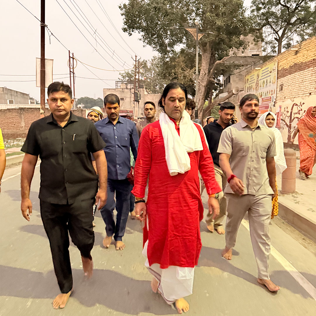 DN_Thakur_Ji's tweet image. कार्तिक मास के पावन माह में श्रीधाम वृंदावन की दिव्य परिक्रमा करने का अद्भुत सौभाग्य प्राप्त हुआ।
.
.
#Vrindavan #SanatanDharma