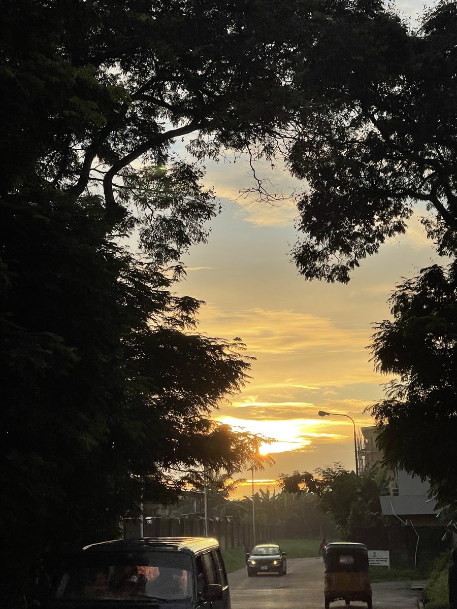 blaq_coder's tweet image. Good morning, mates 🙂↕️
Can’t lie, I’m so obsessed with taking pictures of the sky 😩💙