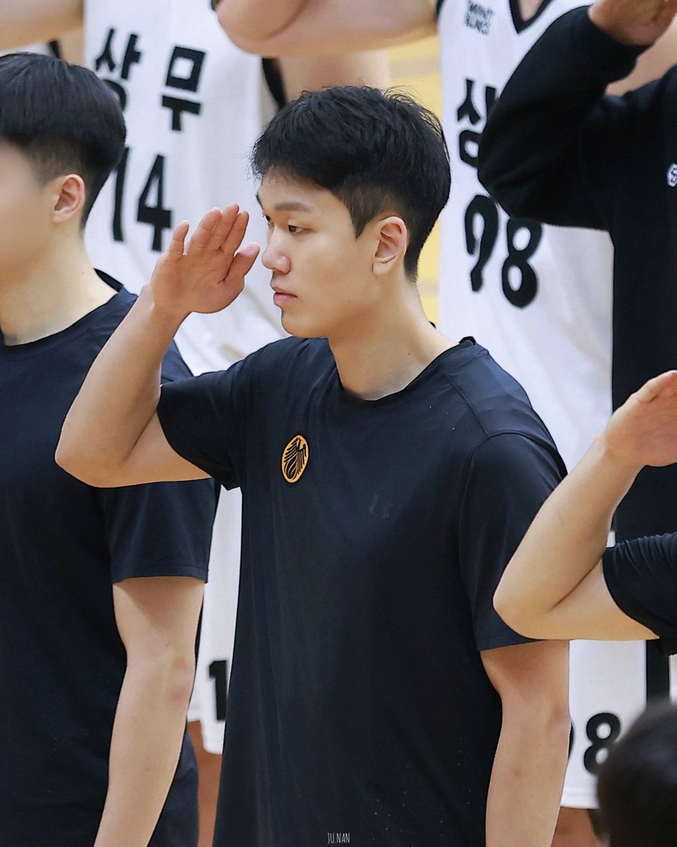 c0c0_17_'s tweet image. 체전 준결승 고생했다!!!
17득(3점 3개) 1리바 3스틸 1굿디

#국군체육부대 #상무농구단 #김준환