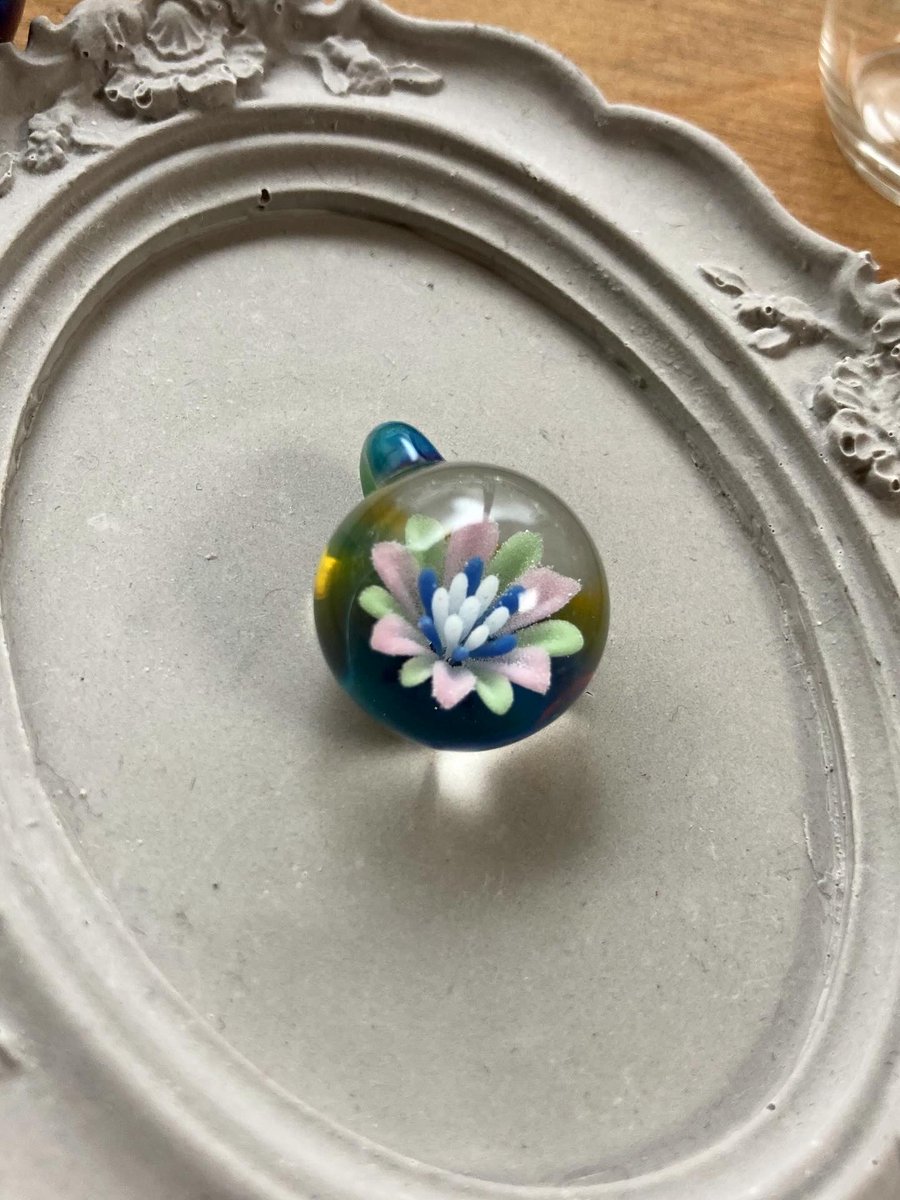 この色合い、好き。

#ボロシリケイトガラス #ハンドメイド #ハンドメイドアクセサリー